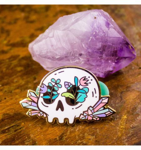 Pin Calavera Flores y Cristales