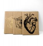 Porta pasaporte HEART Kraft/Negro