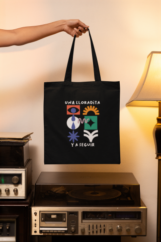 Totebag negro Una lloradita y  seguir 